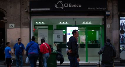 Instituciones financieras de México enfrentan riesgos de contagio por lavado de dinero: Fitch Ratings