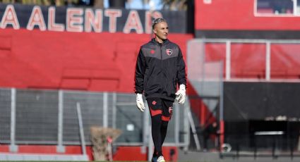 El histórico portero Keylor Navas recibe insultos de aficionados de Newell's, que lo califican como “mercenario” ante su inminente fichaje con los Pumas