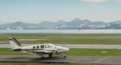 Cae avioneta en costas de California; hallan a dos personas inconscientes y buscan una tercera