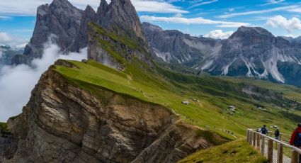 Locales cobran peaje para ingresar a un popular sendero en Italia como medida contra el turismo masivo