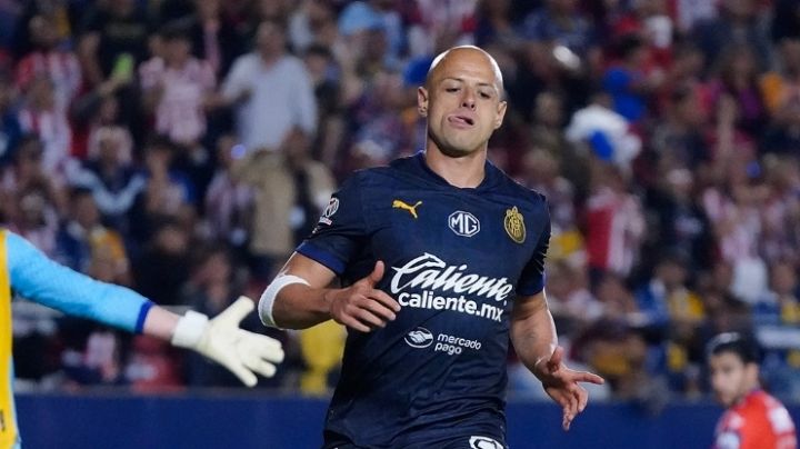 'Chicharito', de goleador carismático admirado a delantero sin gol y "machista"