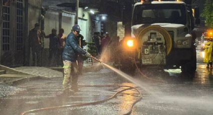 Se desborda canal de aguas negras en Tláhuac tras intensas lluvias; se registran viviendas afectadas