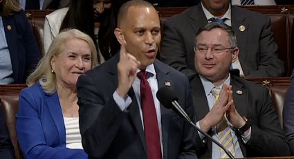 La defensa más larga de la historia: líder demócrata Hakeem Jeffries lleva más de ocho horas y media hablando para frenar el plan fiscal de Trump