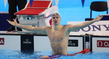 ¡Nuevo récord mundial! Leon Marchand, el 'Phelps francés', bate la marca en los 200 metros individual de natación: "No lo puedo creer"