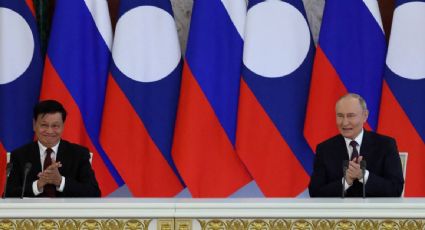 Putin recibe dos elefantes de Laos para celebrar 65 años de sus relaciones diplomáticas