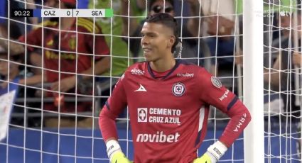 Tunden en redes a Kevin Mier, portero de Cruz Azul, por sonreír al recibir el séptimo gol de Seattle Sounders en la Leagues Cup