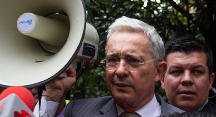 Expresidente colombiano Álvaro Uribe es condenado a 12 años de prisión por fraude y soborno