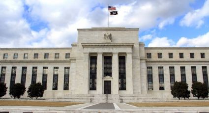 Una gobernadora de la Fed renuncia a su cargo en medio de presiones de Trump para que reduzcan las tasas de interés