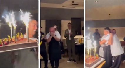 ¡Tremendo gesto! Cristiano Ronaldo provoca las lágrimas del chef del Al-Nassr tras regalarle un pastel de cumpleaños
