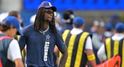 Réferi hace espectacular ‘tacleada’ por la espalda contra CeeDee Lamb, estrella de los Cowboys