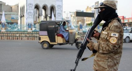 Cafeteras y ollas de presión, las reliquias de suicidas talibanes que se exhiben en Afganistán