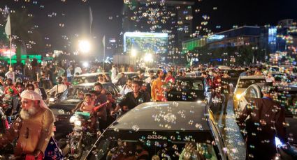 Pakistán celebra su independencia con disparos al aire; hay más de 100 heridos y mueren tres personas, entre ellas una niña