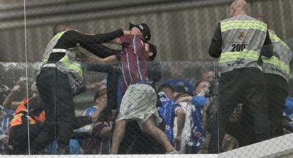 ¡Barbarie en la Copa Libertadores! Policías brasileños se enfrentan a golpes y toletazos con los aficionados de Godoy Cruz en las tribunas