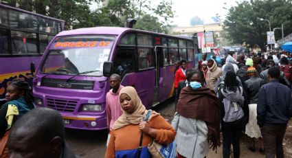 Hay un muerto y 44 desaparecidos por la caída de un autobús en un río en Benín