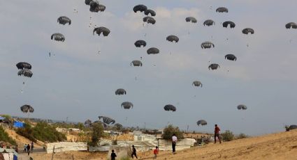 Muere una persona en Gaza golpeada por paquete de ayuda humanitaria y cuatro más buscando comida