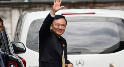 Absuelven al ex primer ministro de Tailandia de un cargo por difamación a la monarquía