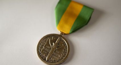 Gobierno de EU crea medalla de defensa fronteriza para militares desplegados en el límite con México