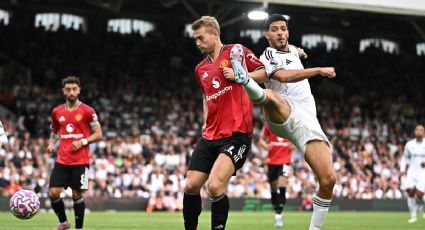 Raúl Jiménez arranca en la banca del Fulham, entra de cambio y dos minutos más tarde influye en el empate ante el Manchester United