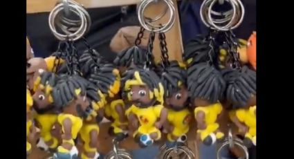 Euforia por el francés: Venden llaveros del refuerzo americanista Allan Saint-Maximin a las afueras del Estadio Jalisco