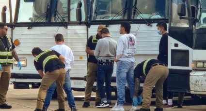 Jueza federal bloquea deportaciones rápidas de migrantes y advierte que violan el debido proceso