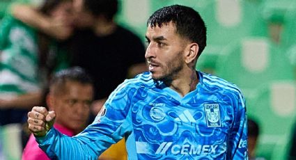 ¡Tremendo agarrón! Carlos Acevedo le ataja un penalti a Ángel Correa, pero el argentino logra el gol del triunfo de Tigres ante Santos