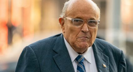Internan al exalcalde neoyorkino Rudy Giuliani por fractura y lesiones en un accidente automovilístico