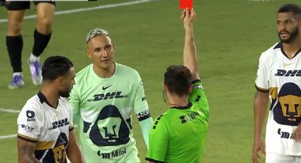 ¡Insólito! Árbitro le regala a aficionado de Costa Rica la tarjeta roja con la que expulsó a Keylor Navas, portero de los Pumas