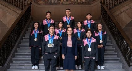 Claudia Sheinbaum recibe en Palacio Nacional a los medallistas del Mundial de Singapur encabezados por Osmar Olvera: “Siempre van a contar con nuestro apoyo”