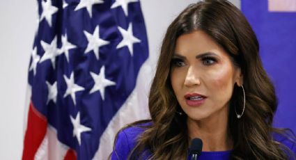 Kristi Noem arremete contra episodio de "South Park" donde aparece disparando a un perro