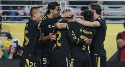 Ladrones abren camioneta de la Selección Mexicana de Futbol y roban baúl con artículos para entrenamientos en Oakland, California