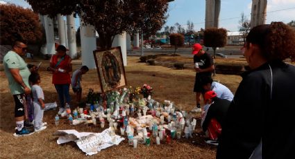 Vecinos colocan memorial a víctimas de la explosión de una pipa de gas en Iztapalapa