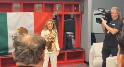 Fey sí cantó el Himno Nacional Mexicano, pero únicamente en el vestidor del ‘Canelo’ ante la prohibición de hacerlo en el ring