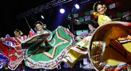 Mexicanos en Madrid celebran con mariachi el 215 aniversario de la Independencia