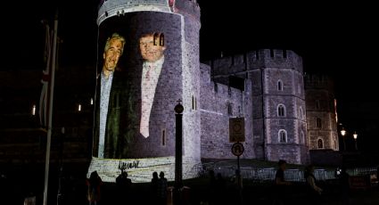 Proyectan imágenes de Trump y Epstein juntos en el Castillo de Windsor; detienen a cuatro personas