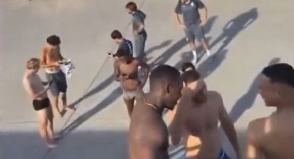 Jugadores del Mónaco bajan de su avión en ropa interior tras cancelarse el vuelo a Bélgica para su debut en la Champions por una falla en la ventilación