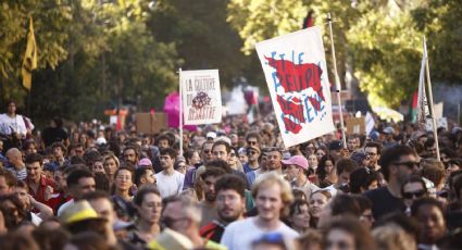 Miles de franceses salen a las calles para protestar contra la austeridad del gobierno de Macron