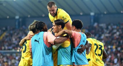 ¡En mala racha! El mexicano Santiago Giménez falla claro mano a mano ante el portero del Udinese y sigue sin anotar, pero el Milan golea de visita