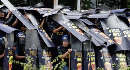 Salen miles a protestar en Filipinas tras revelarse casos millonarios de corrupción en proyectos para controlar inundaciones