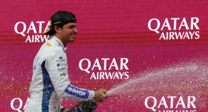 Carlos Sainz logra su primer podio en Williams con un ‘copiloto’ especial: Utiliza en el casco el sticker de un unicornio que le regaló una niña