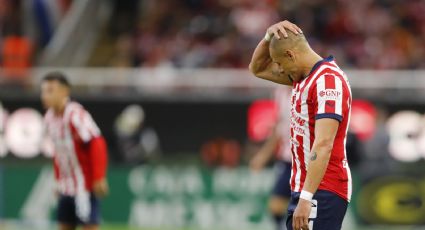 Aficionados de Chivas piden a directiva rescindir el contrato del ‘Chicharito’ tras “desastrosa” actuación ante el Toluca