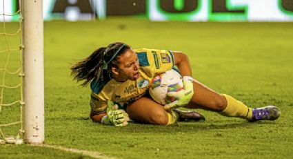 “Tírala donde quieras que yo la tapo”: Portera colombiana desafía a su rival en tanda de penaltis, ataja el disparo y su equipo es campeón