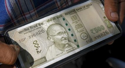 Moneda india se desploma a mínimo histórico ante presiones por visas de trabajo y aranceles