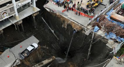 Se abre socavón de 30 metros frente a un hospital en Bangkok; evacuan a pacientes y la zona queda sin servicios públicos