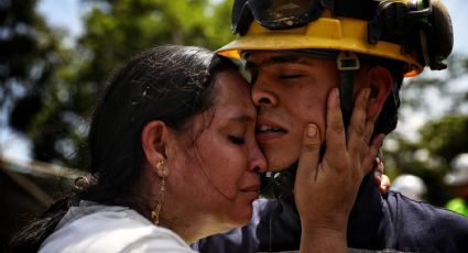 Rescatan con vida a 23 trabajadores tras 43 horas atrapados en una mina de oro que colapsó en Colombia