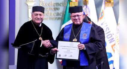 Otorgan doctorado honoris causa a David Colmenares por su trayectoria en la fiscalización pública