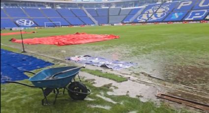 ¡Es un lodazal! Vuelve a llover en Puebla y la cancha del estadio Cuauhtémoc luce muy maltratada de cara al juego ante Chivas