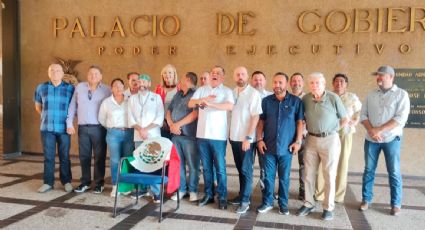 Silla vacía frente al Palacio de Gobierno: protestan por ausencia de Sheinbaum en Culiacán