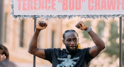 La policía obliga a Terence Crawford, boxeador que venció al ‘Canelo’, a bajar de su auto a punta de pistola horas después de recibir un homenaje