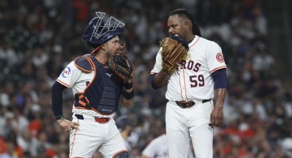 ¡Polémica! Framber Valdez, pitcher de Astros, tira un pelotazo intencional a su receptor, el mexicano César Salazar, tras recibir un grand slam