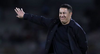 Efraín Juárez, técnico de Pumas, es suspendido dos partidos "por lenguaje insultante y humillante" hacia el cuerpo arbitral en duelo ante el América
